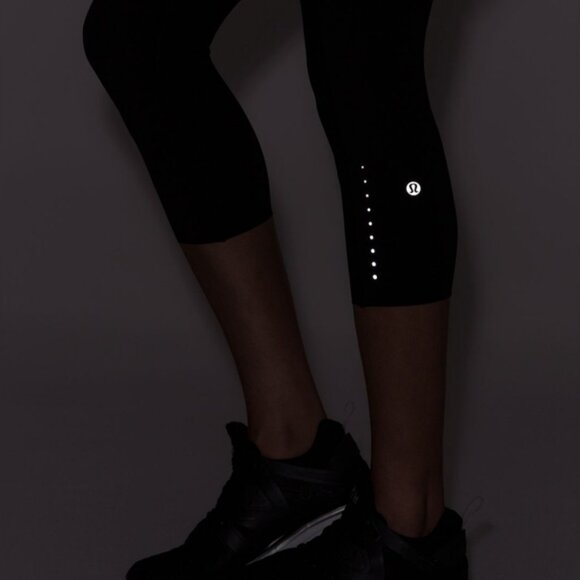 Lululemon Fast Free Crop (19 )Black size 6 in EUC - Picture 4 of 10